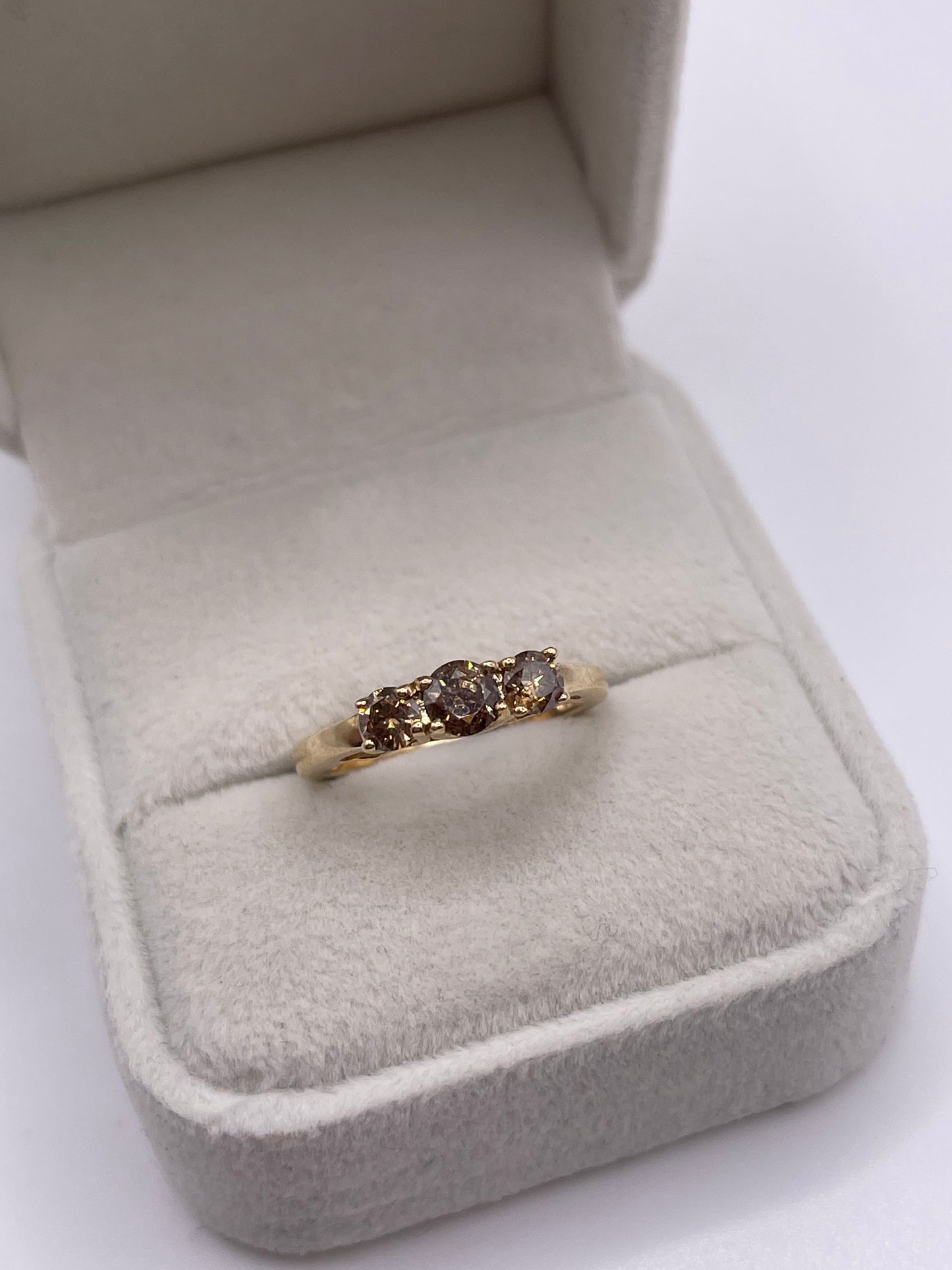 9ct gold cognac diamond ring
