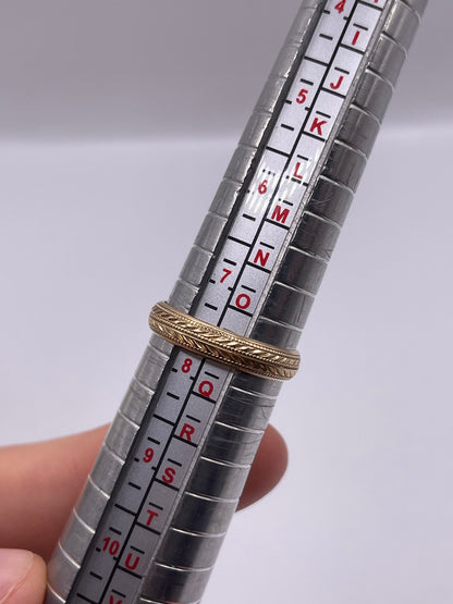 9ct gold patterned band