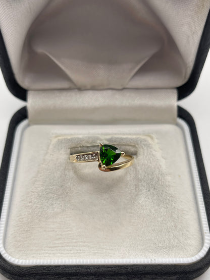 14ct gold diopside and diamond ring