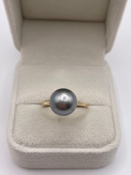 9ct gold pearl and diamond ring