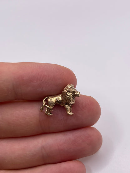 9ct gold lion charm