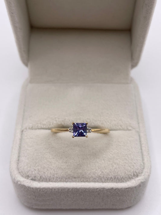 9ct gold tanzanite and diamond ring