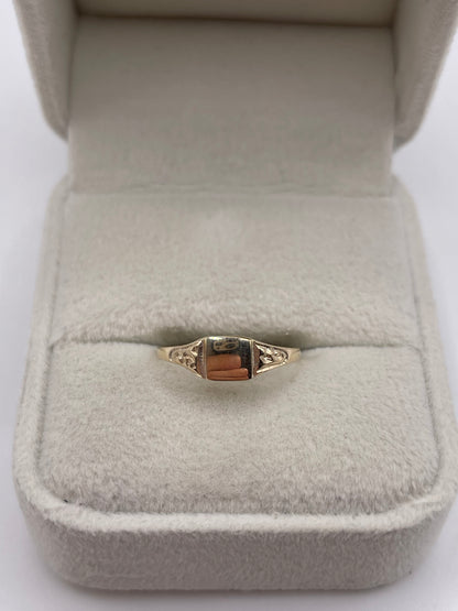 9ct gold signet ring