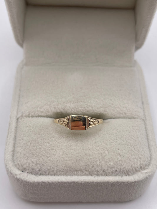 9ct gold signet ring