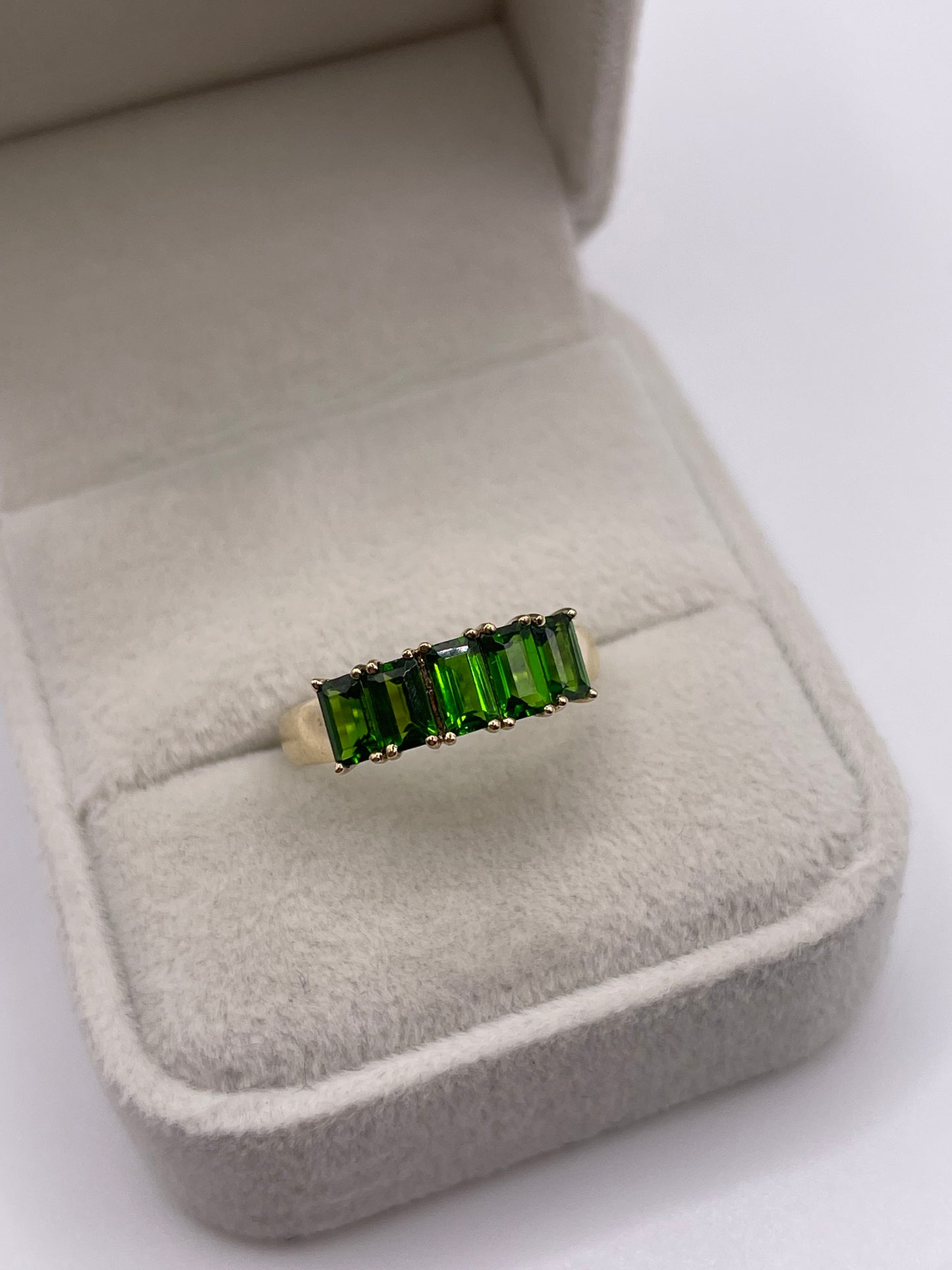 9ct gold diopside ring