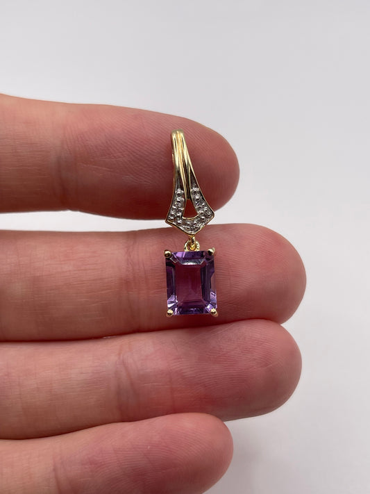 9ct gold amethyst and diamond pendant