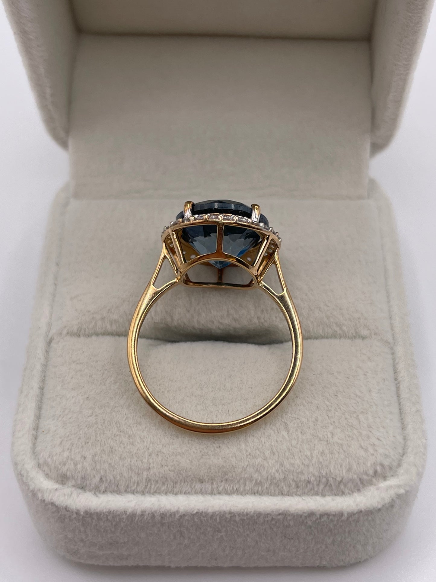 9ct gold topaz and zircon ring