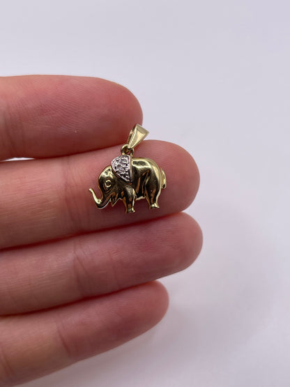 9ct gold diamond elephant pendant