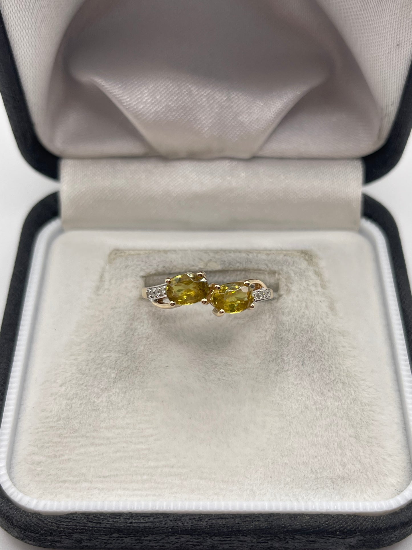 9ct gold sphene and diamond ring
