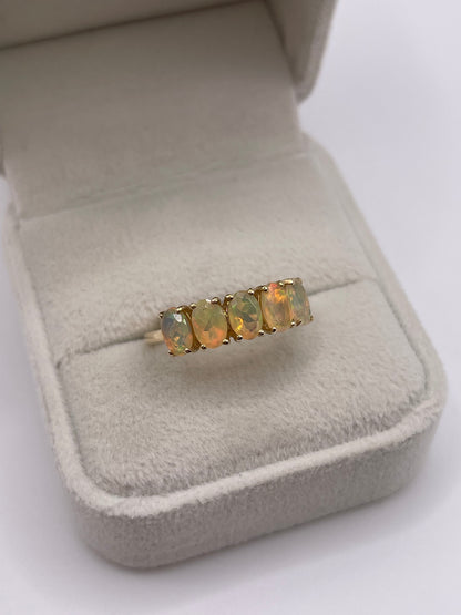 9ct gold opal ring