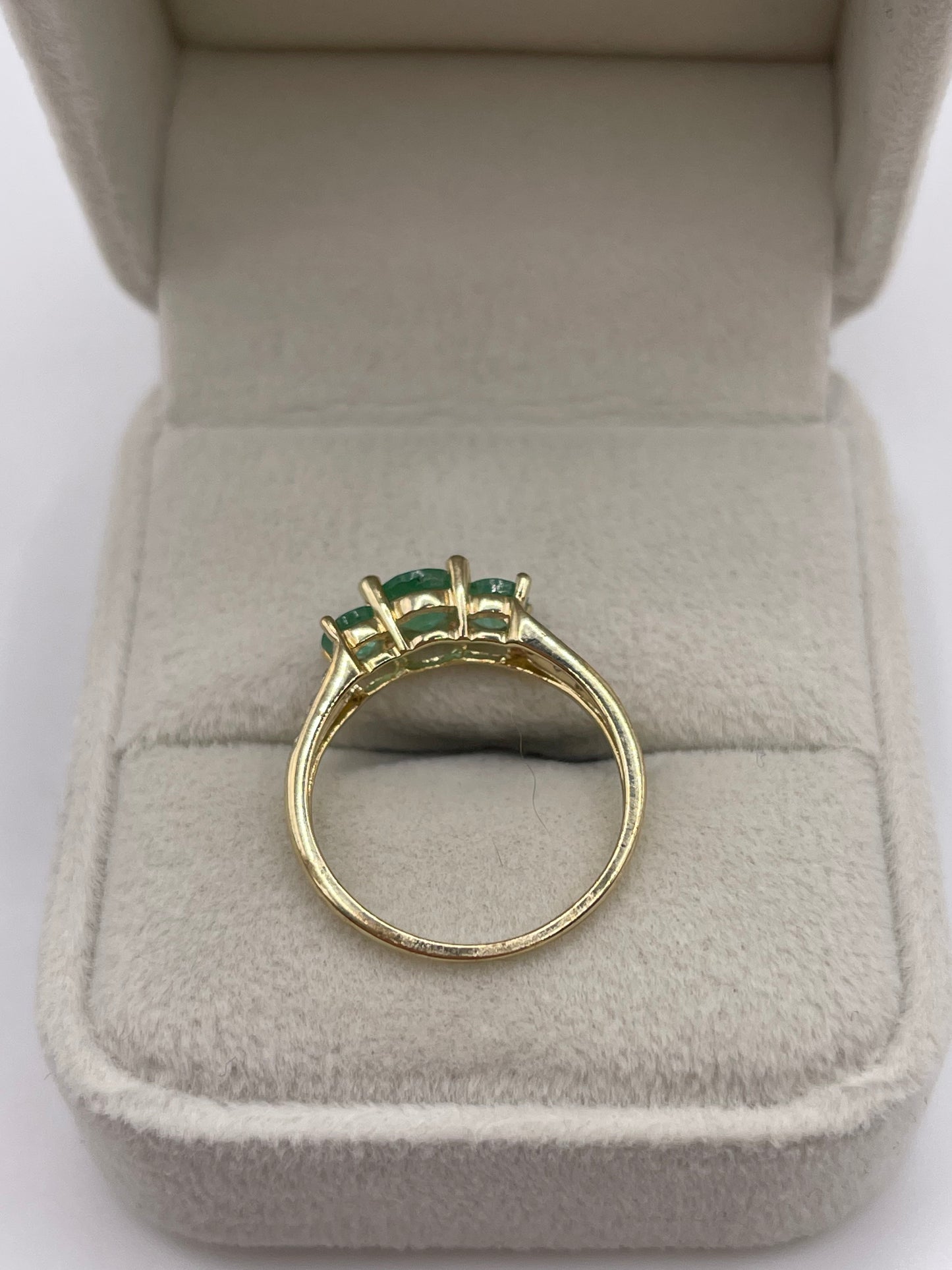 9ct gold emerald and diamond ring