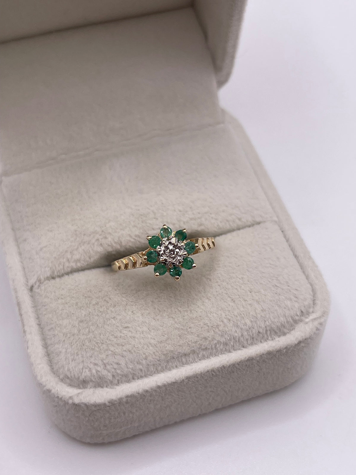 9ct gold emerald and diamond ring