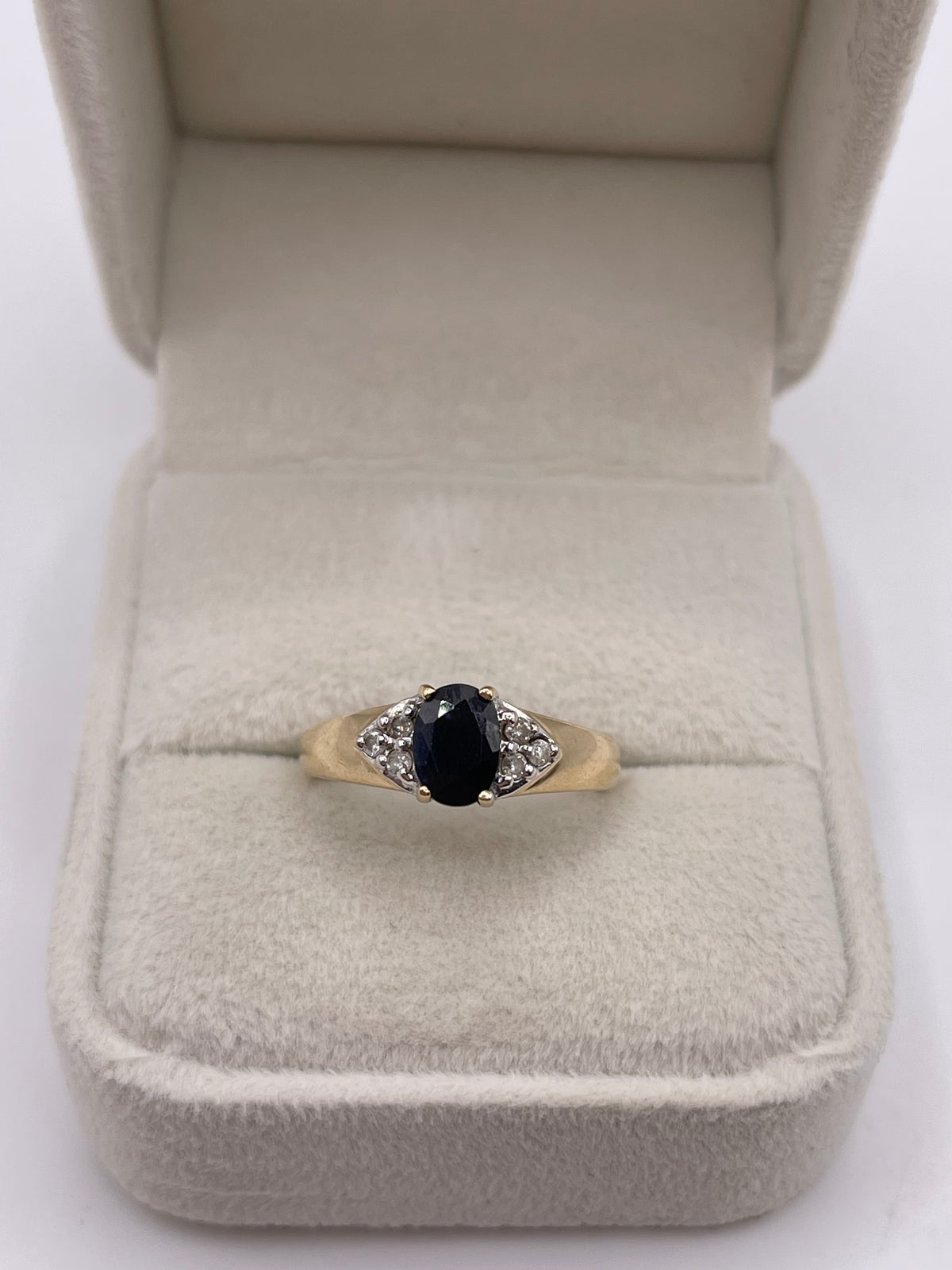 9ct gold sapphire and diamond ring