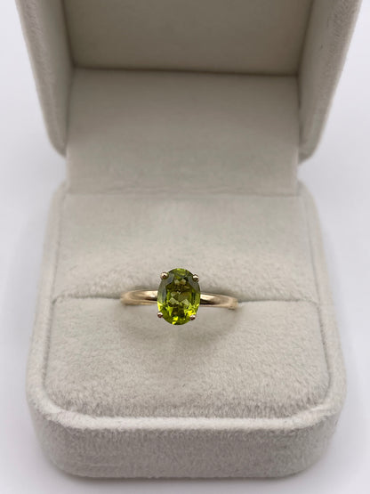 9ct gold peridot ring