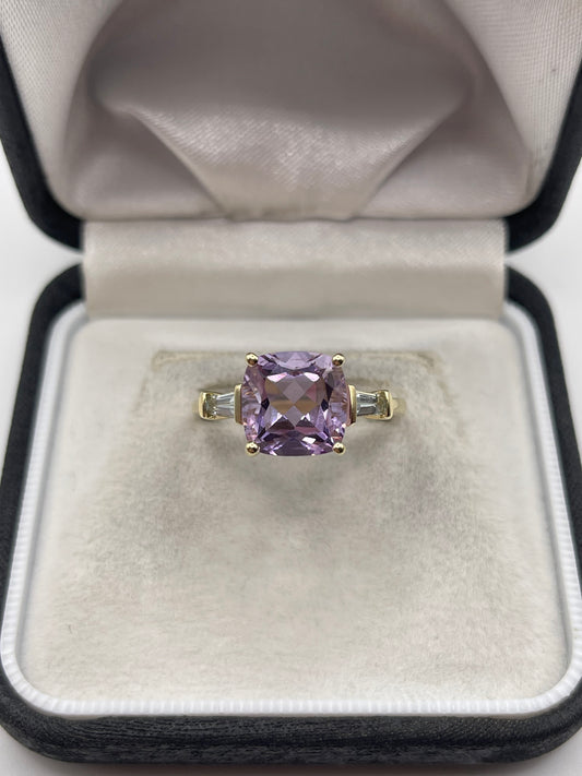 9ct gold amethyst and zircon ring