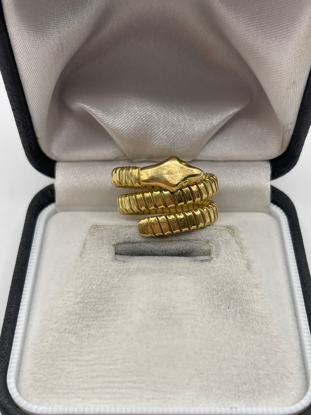 18ct gold snake ring