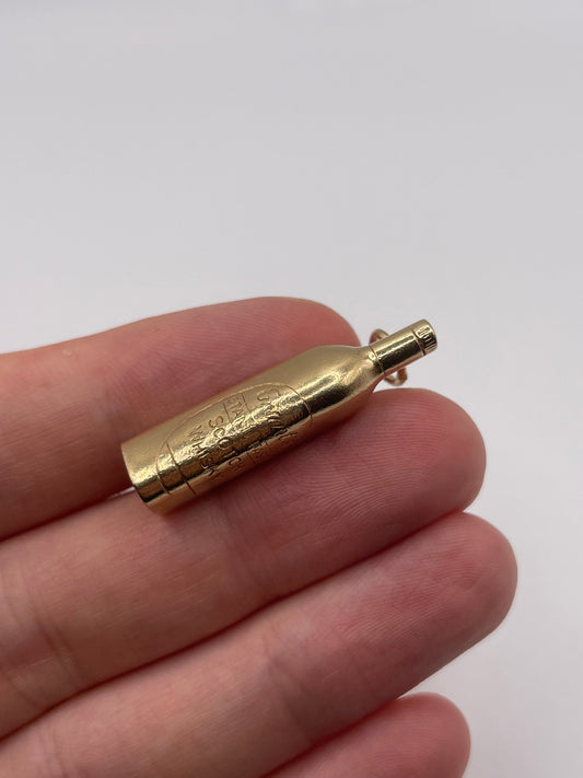 9ct gold grant whisky bottle charm