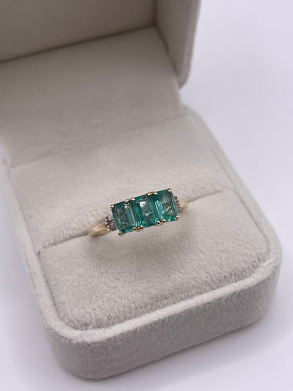 9ct gold emerald and diamond ring