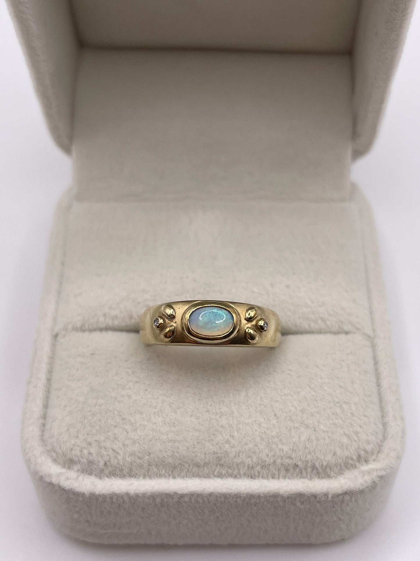 9ct gold opal and diamond ring