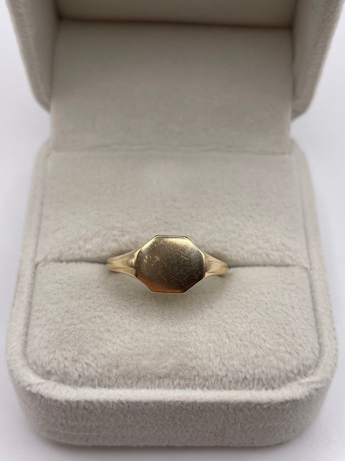 9ct gold signet ring