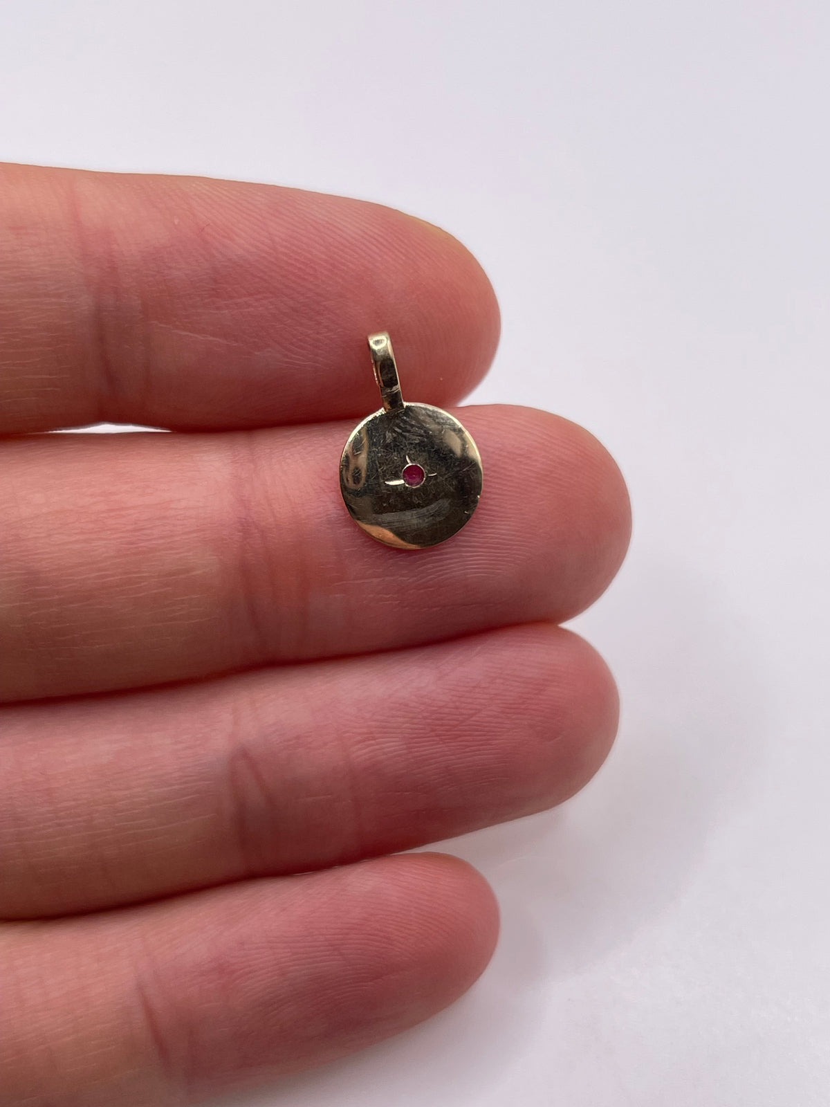 9ct gold ruby pendant