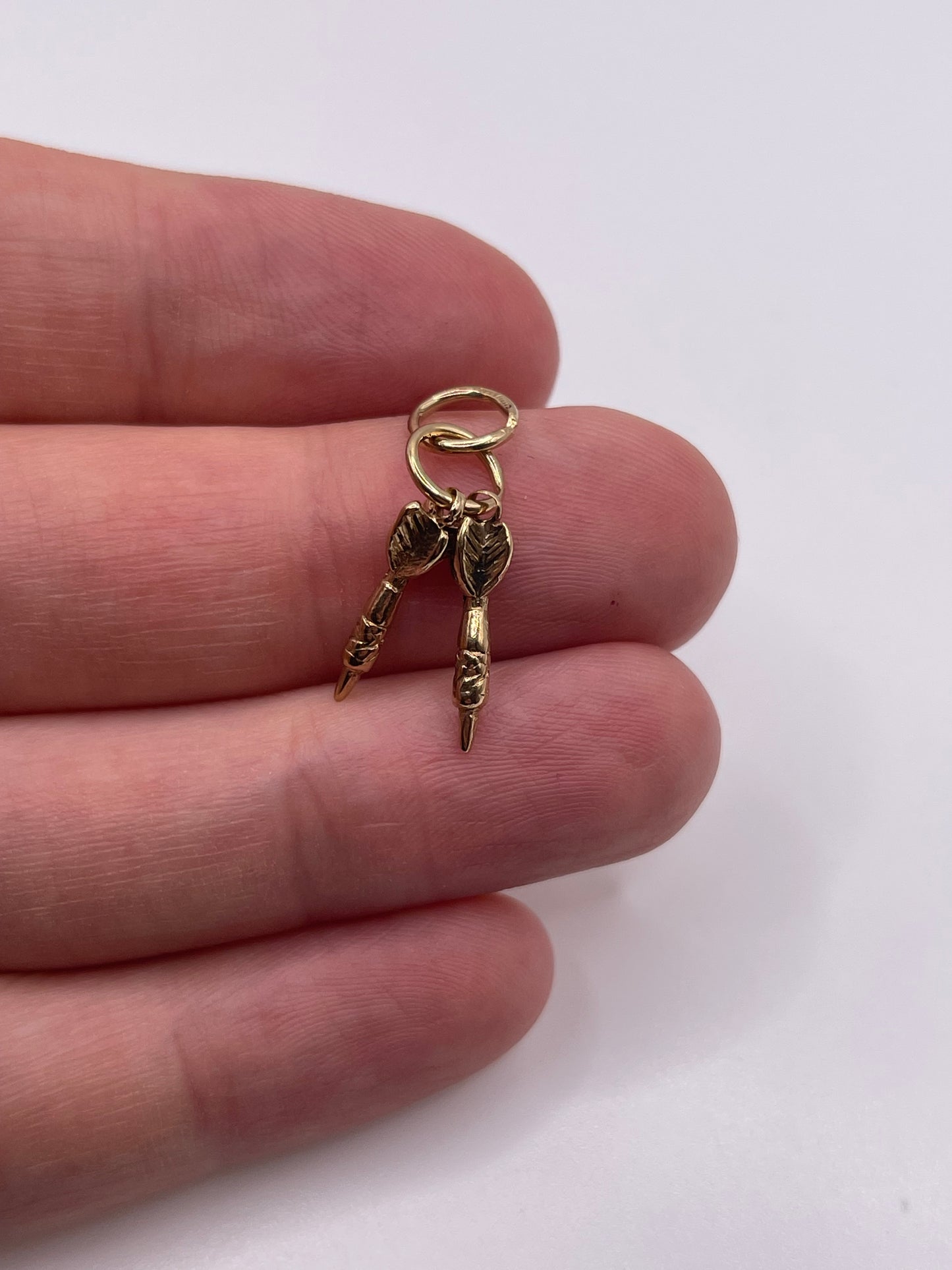9ct gold dart charm
