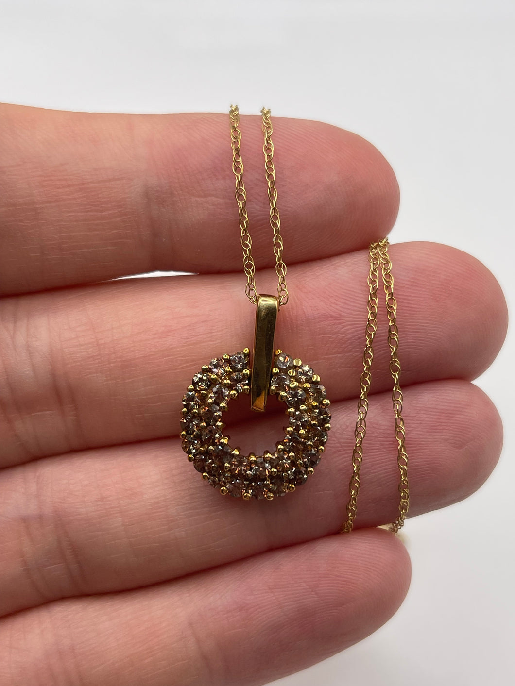9ct gold quartz necklace