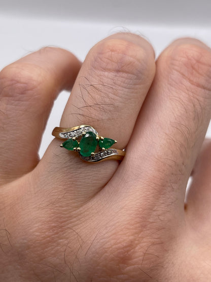 9ct gold emerald and diamond ring