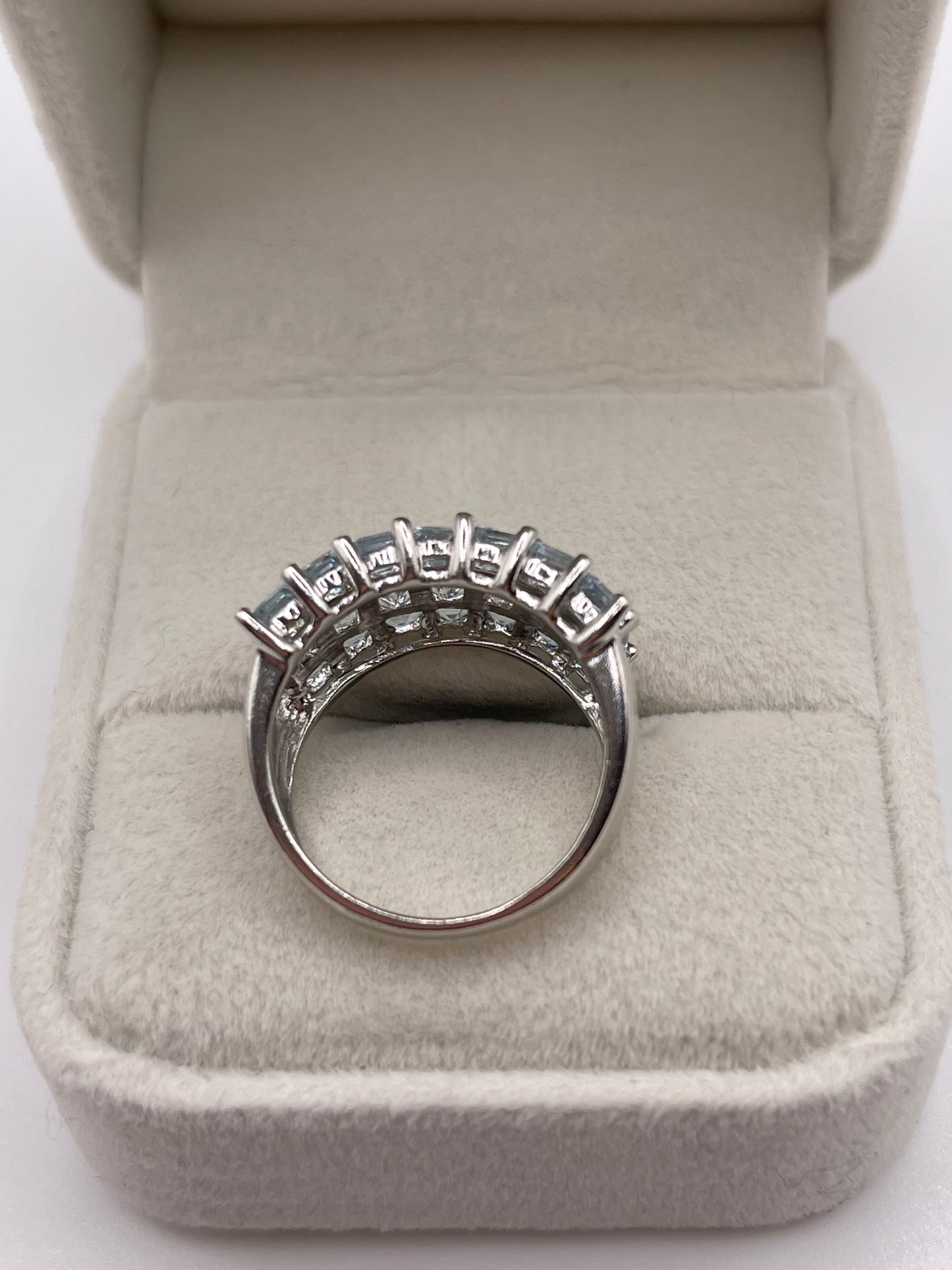 9ct white gold topaz cluster ring