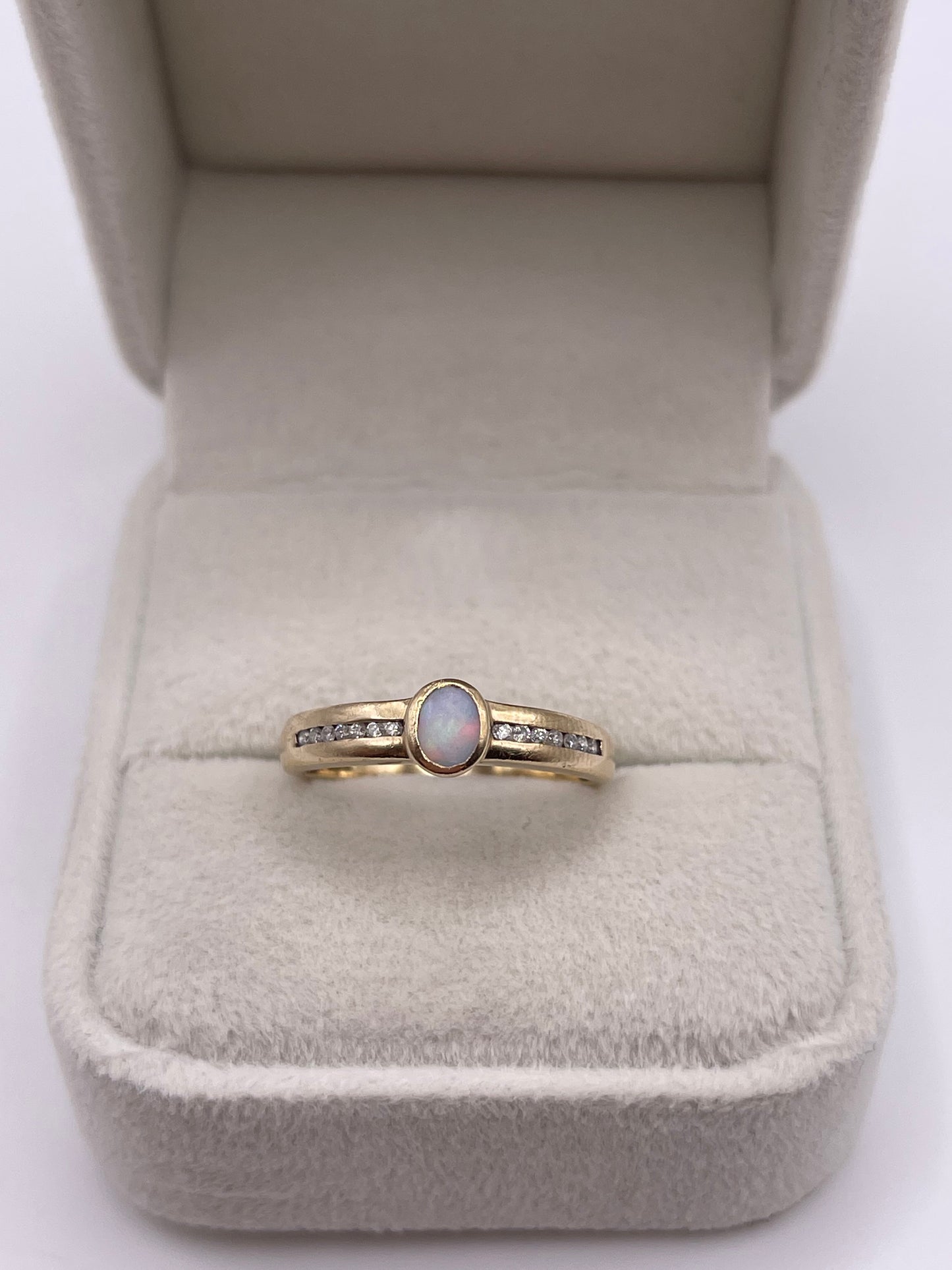9ct gold opal and diamond ring
