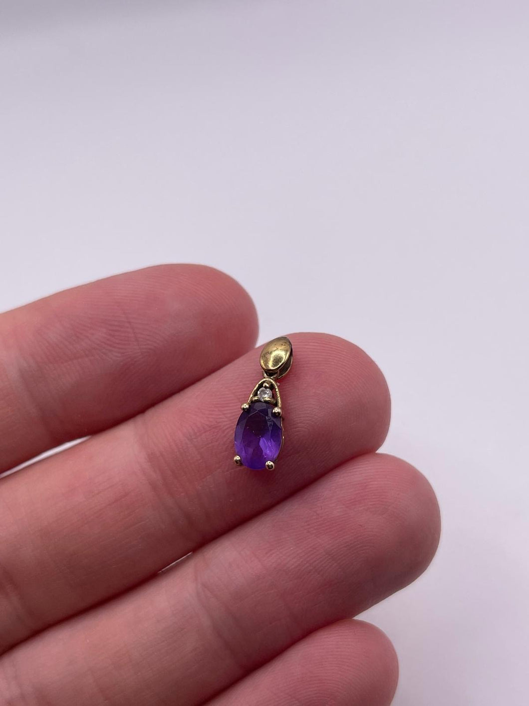 9ct gold amethyst and diamond pendant