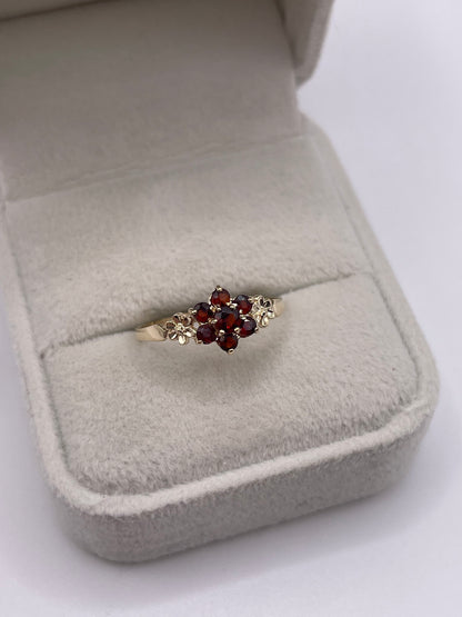 9ct gold garnet cluster ring