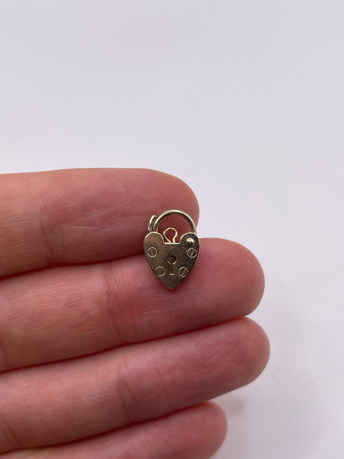 9ct gold padlock 3