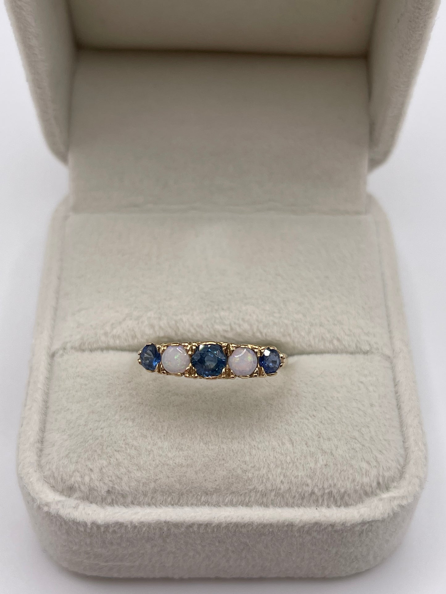 9ct gold opal and sapphire ring