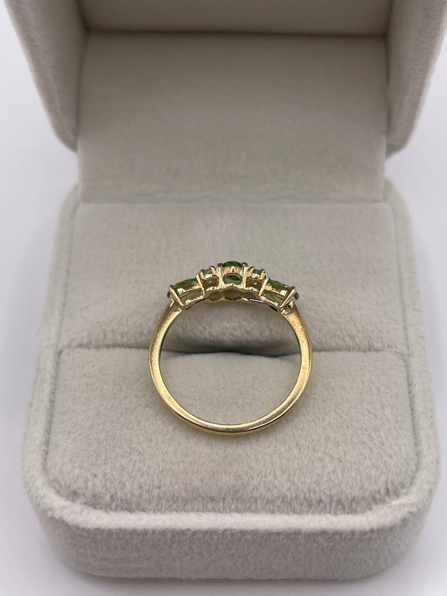 9ct gold tsavorite garnet ring