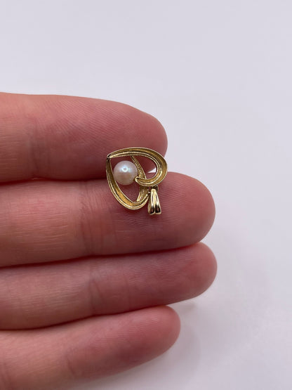 9ct gold pearl heart pendant