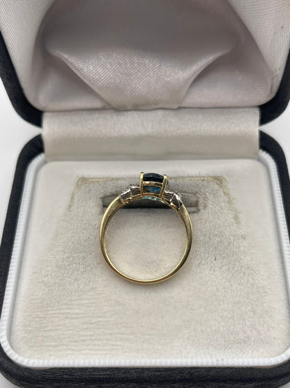 9ct gold topaz and diamond ring