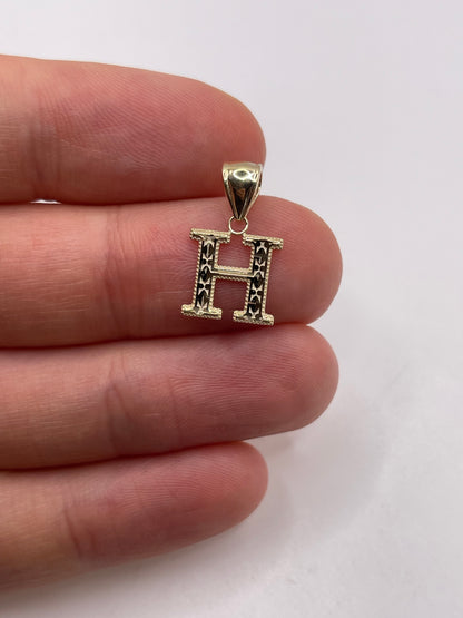 9ct gold initial H pendant
