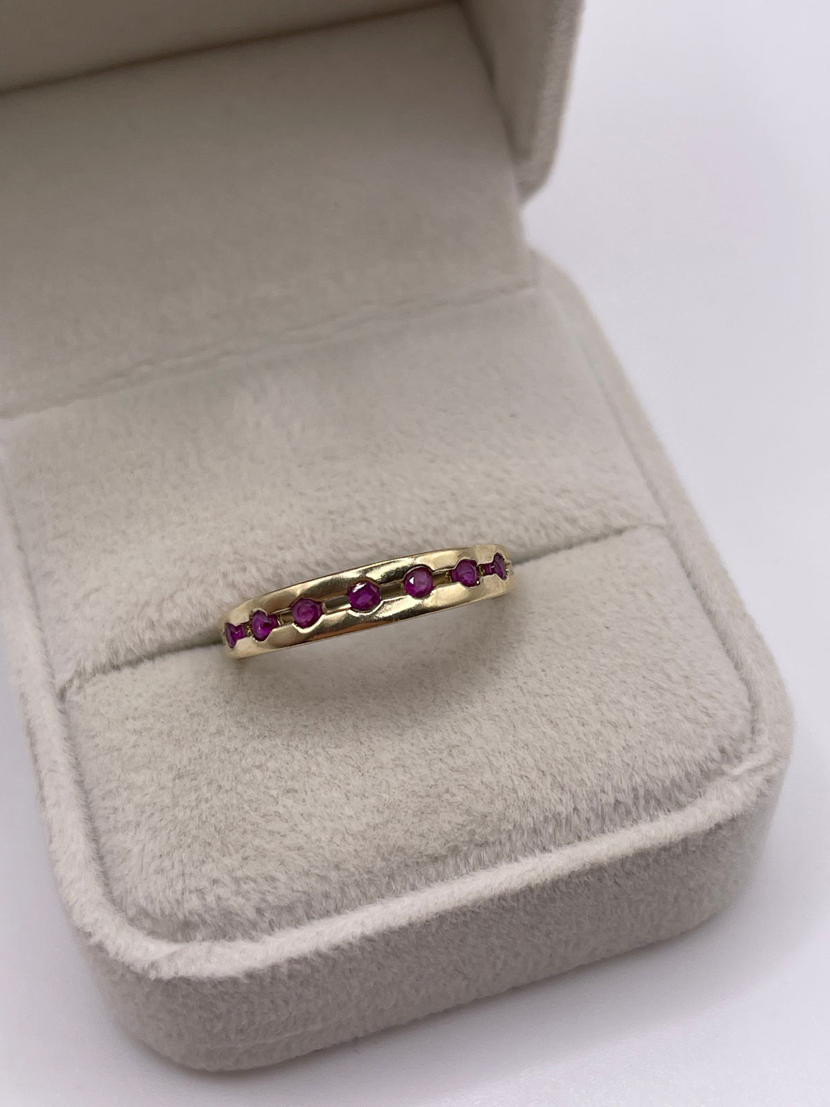 9ct gold ruby ring