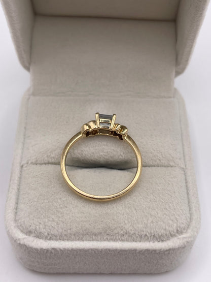 9ct gold aquamarine and diamond ring