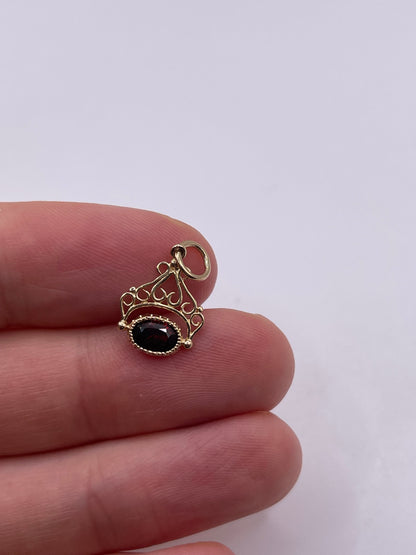 9ct gold garnet fob pendant