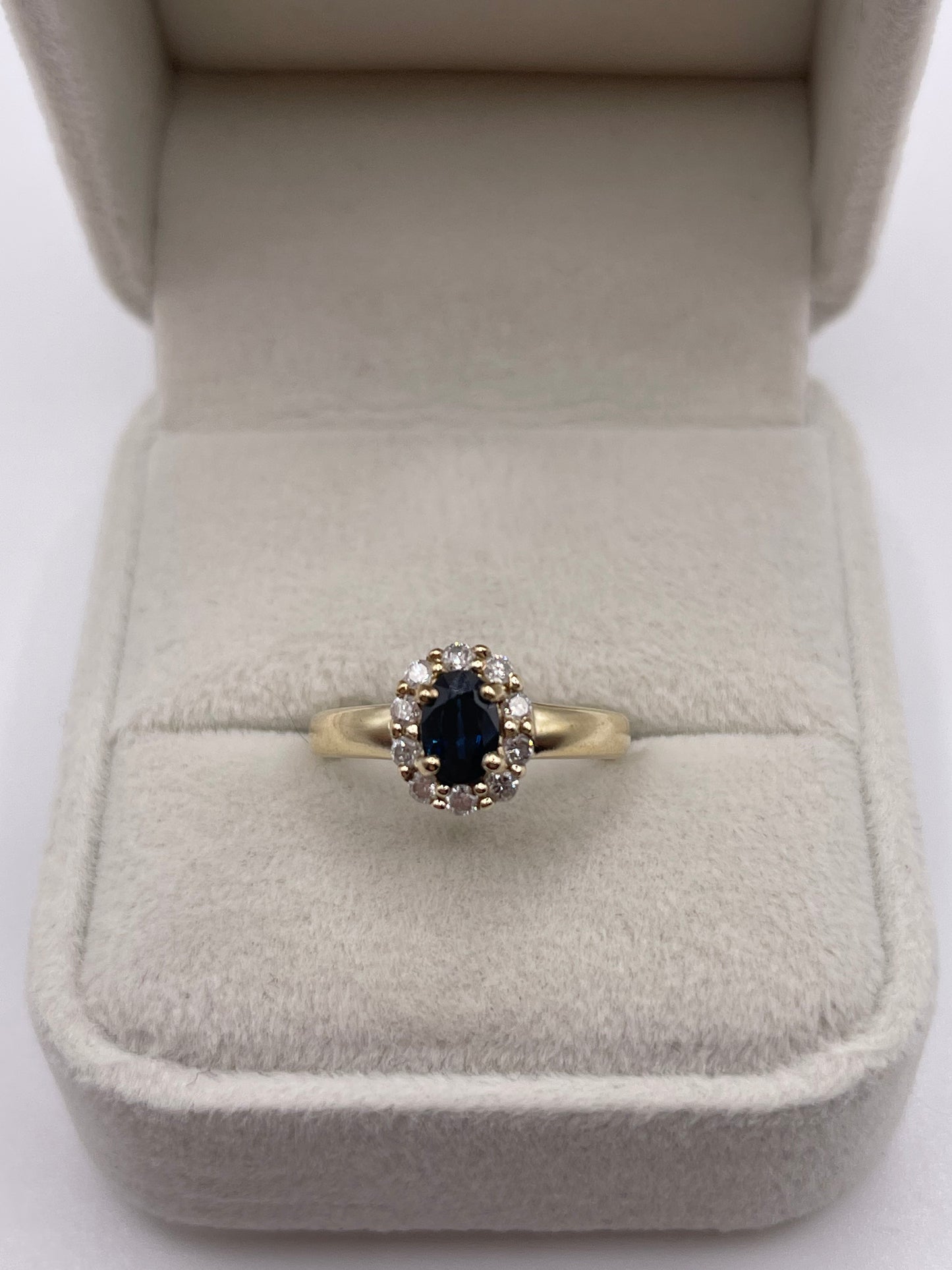 9ct gold sapphire and diamond ring
