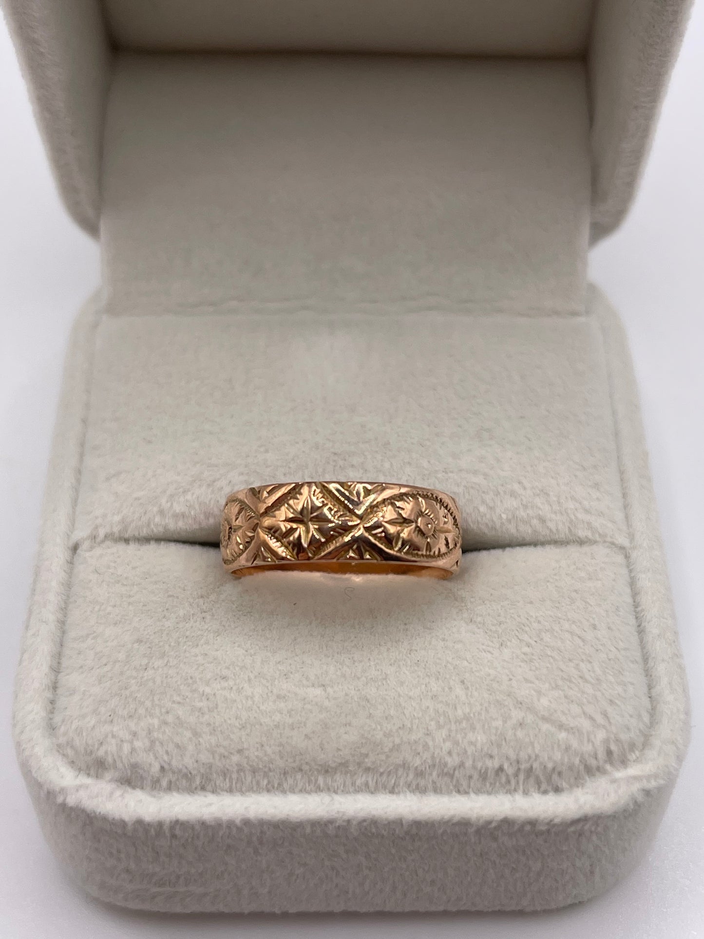 Antique 9ct rose gold patterned band
