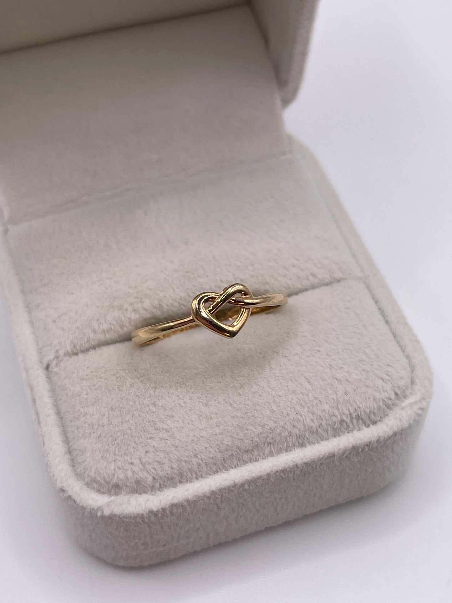 9ct gold heart knot ring