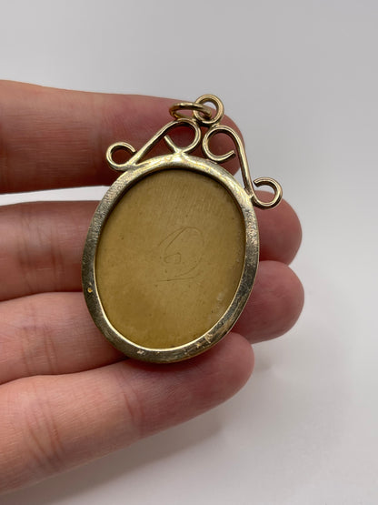 Antique 9ct gold lava cameo pendant