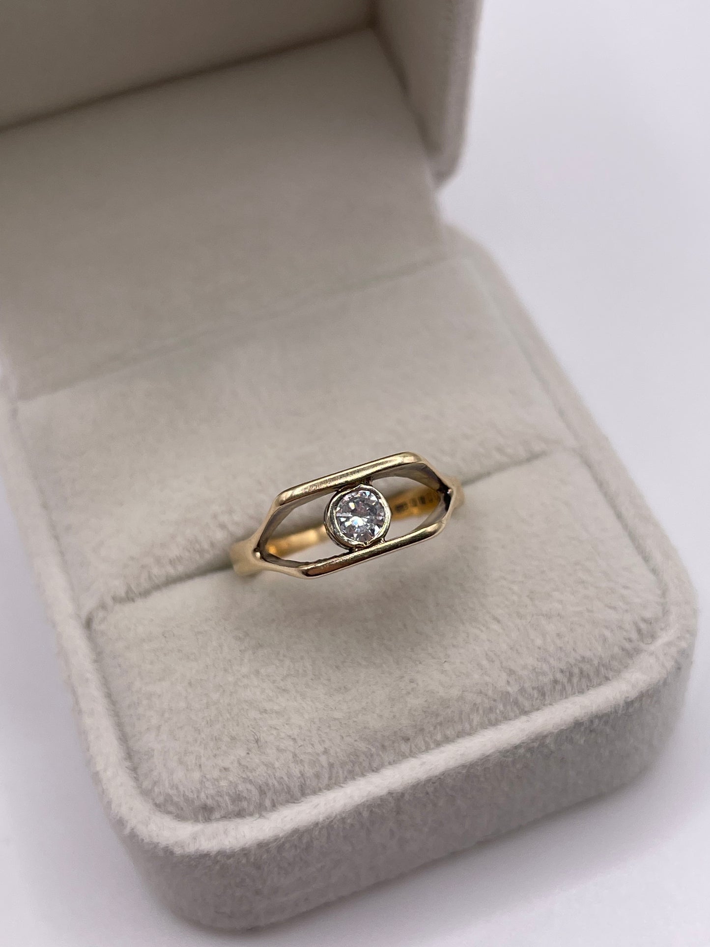 9ct gold diamond ring