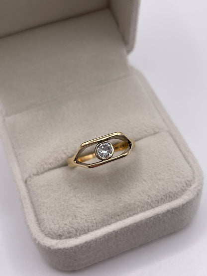 9ct gold diamond ring
