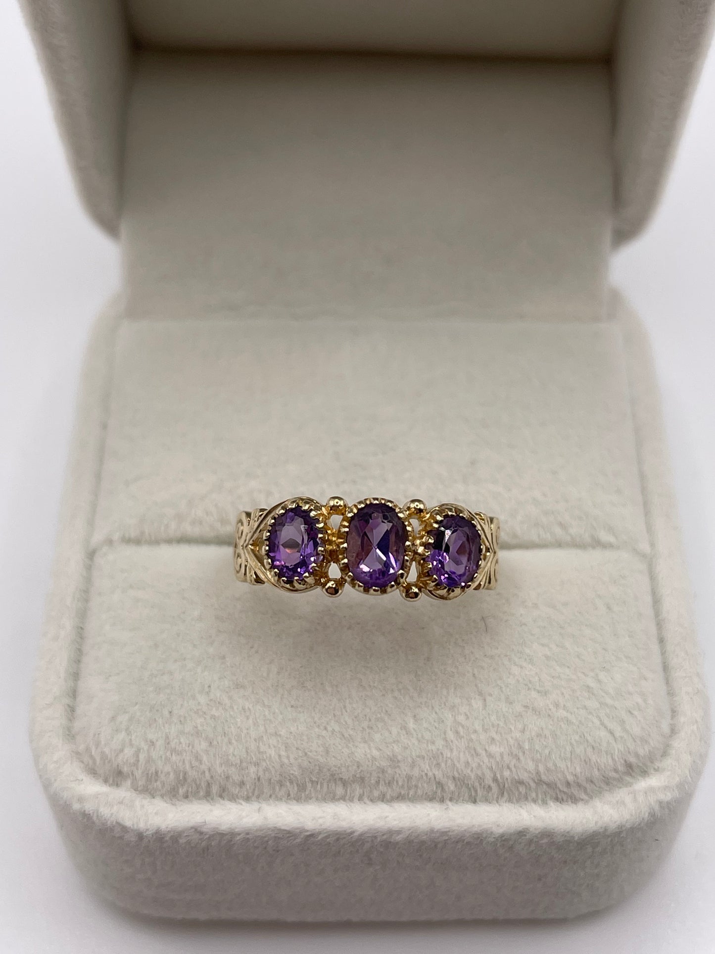 9ct gold amethyst ring