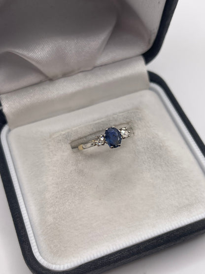 18ct gold sapphire and diamond ring