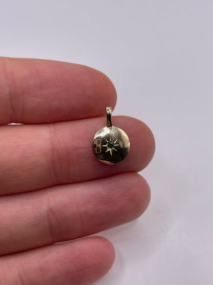9ct gold emerald pendant